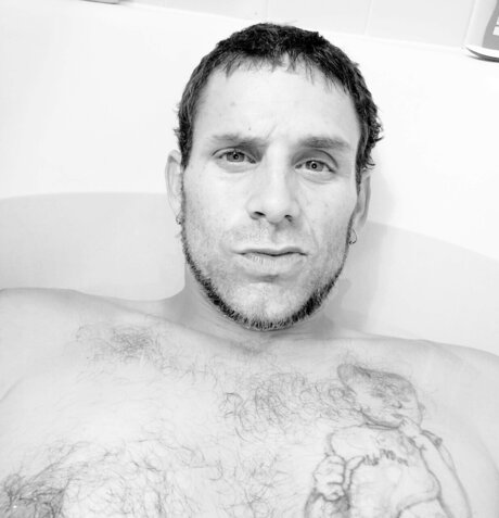 Foto di nudo di fuga di OnlyFans di Bmfusmc2005