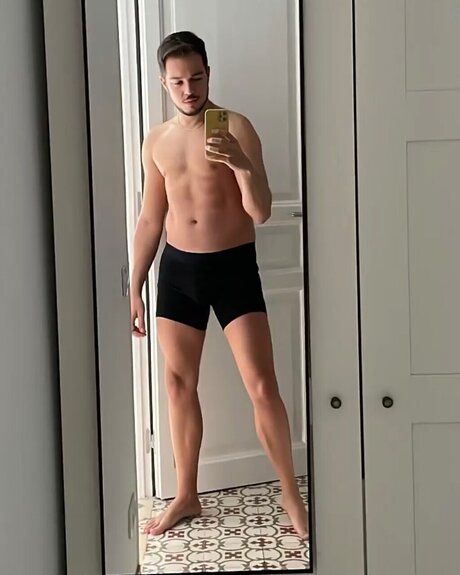Foto di nudo di fuga di OnlyFans di Aleden87