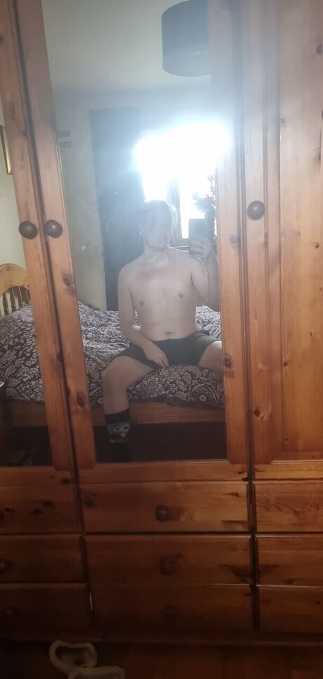 Foto di nudo di fuga di OnlyFans di Thirsty Bottom