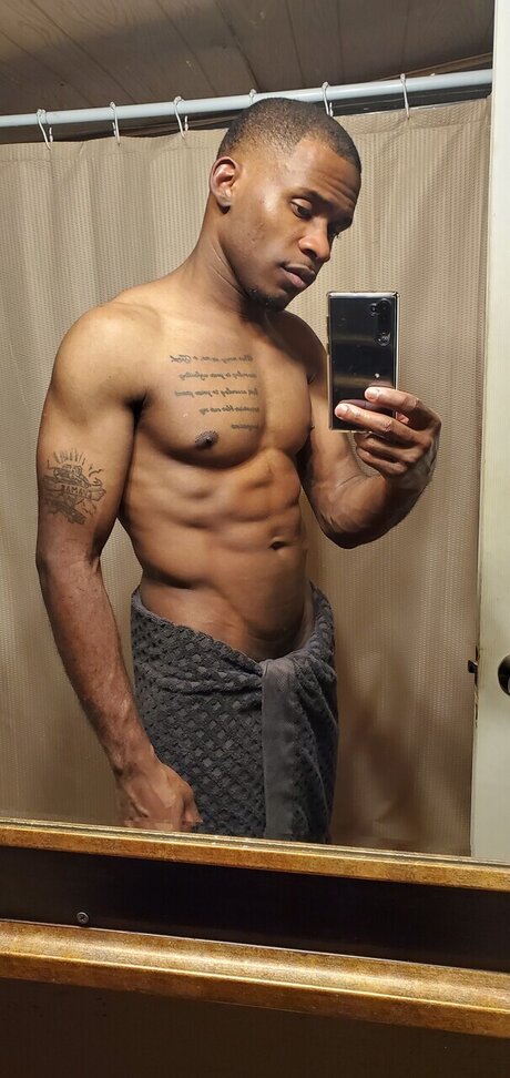 Foto di nudo di fuga di OnlyFans di Kcwhitelightpipe