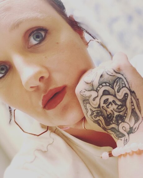 Foto di nudo di fuga di OnlyFans di Bella
