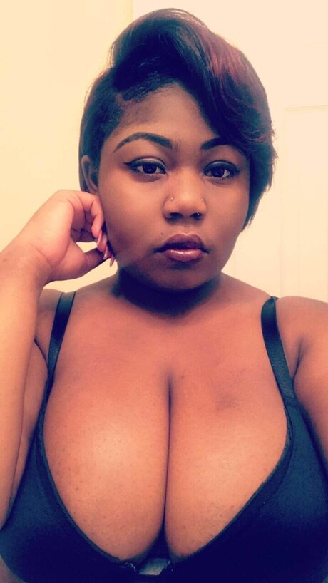 Foto di nudo di fuga di OnlyFans di Tatianasimone