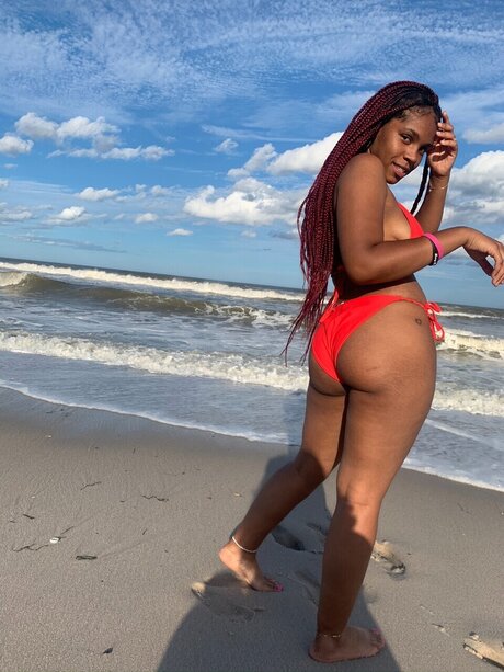 Foto di nudo di fuga di OnlyFans di Mira B