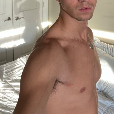 Foto di nudo di fuga di OnlyFans di B