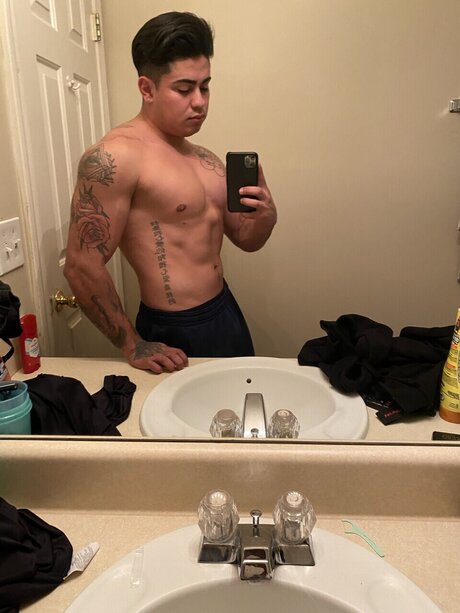 Foto di nudo di fuga di OnlyFans di Emmanuel Vazquez