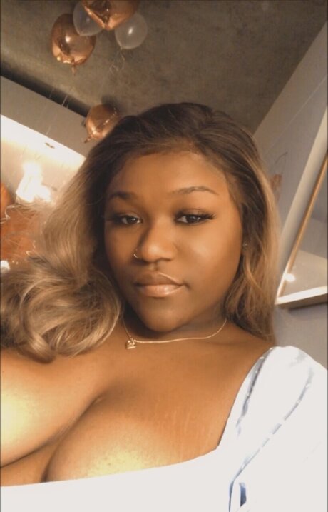 Foto di nudo di fuga di OnlyFans di Sammie