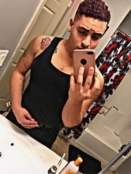 Foto di nudo di fuga di OnlyFans di Alex