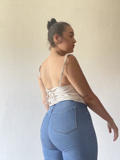 Foto di nudo di fuga di OnlyFans di Mamichula