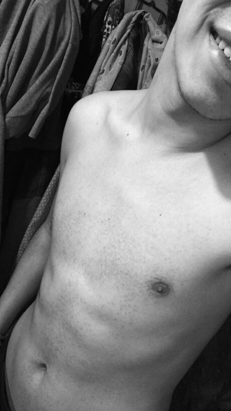 Foto di nudo di fuga di OnlyFans di Javier