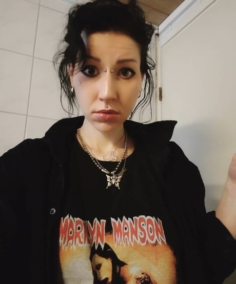 Foto di nudo di fuga di OnlyFans di Kitten