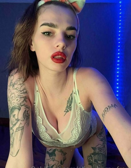 Foto di nudo di fuga di OnlyFans di Alinaberryfree