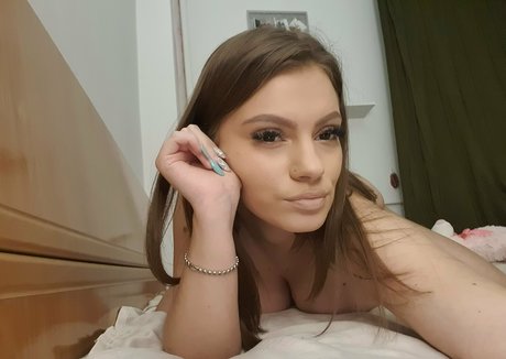Foto di nudo di fuga di OnlyFans di Sweetromana