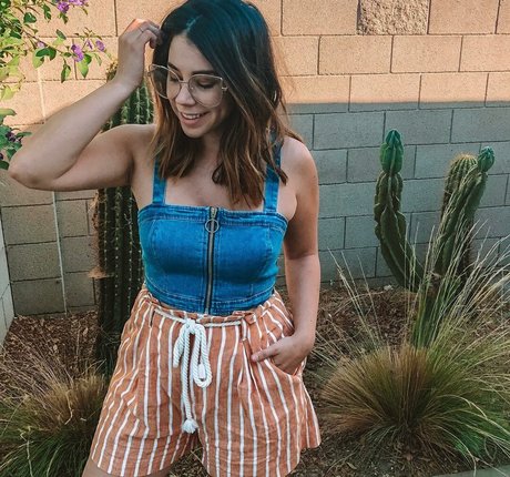 Jillian Rose Reed