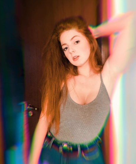 Foto di nudo di fuga di OnlyFans di Mai Purper