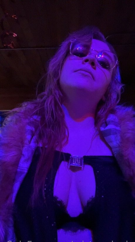 Foto di nudo di fuga di OnlyFans di Mistresskarly