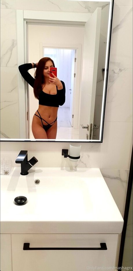 Foto di nudo di fuga di OnlyFans di Mashagrx