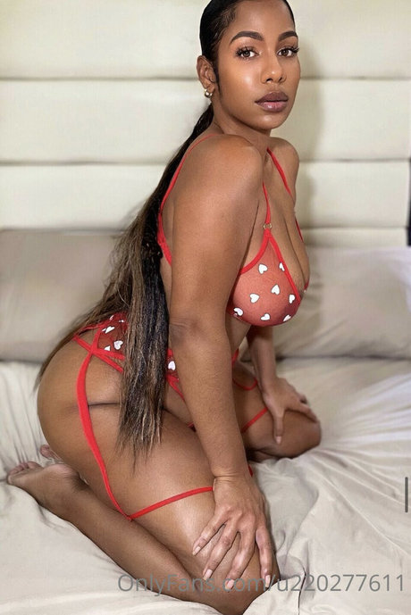 Foto di nudo di fuga di OnlyFans di Leizamae Keane