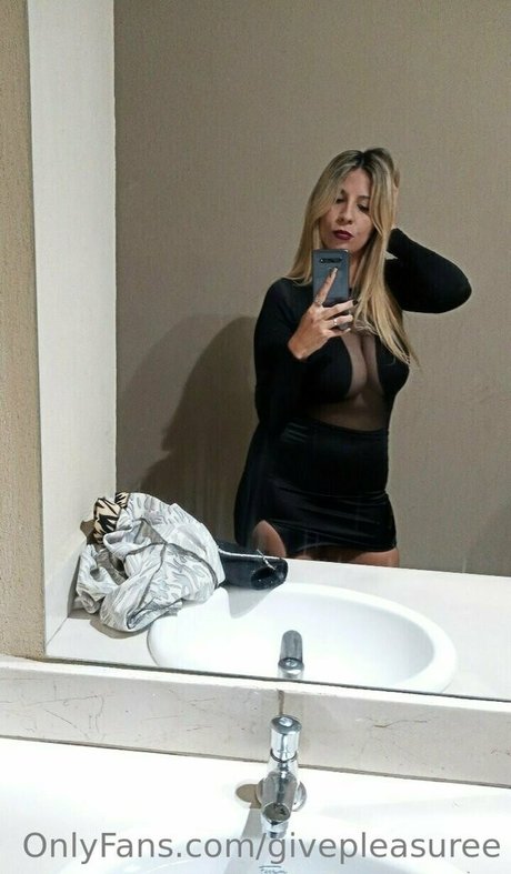 Foto di nudo di fuga di OnlyFans di Givepleasuree