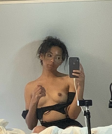 Foto di nudo di fuga di OnlyFans di Charvotte