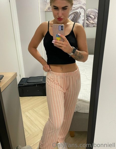 Foto di nudo di fuga di OnlyFans di Bonniell