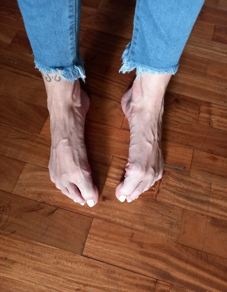 Foto di nudo di fuga di OnlyFans di Claritafeet