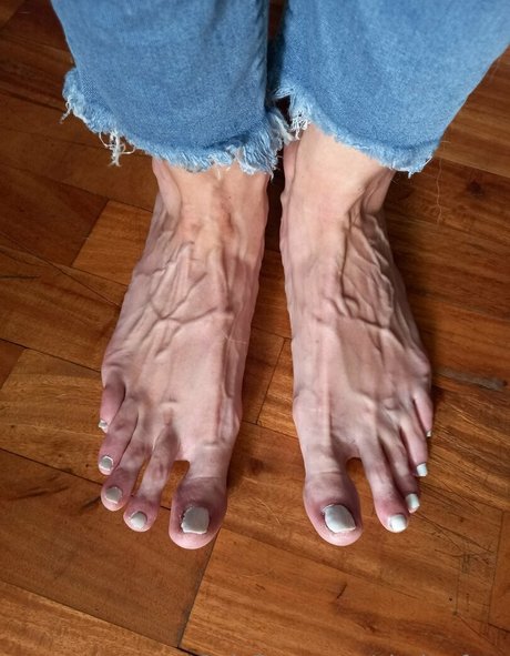 Foto di nudo di fuga di OnlyFans di Claritafeet