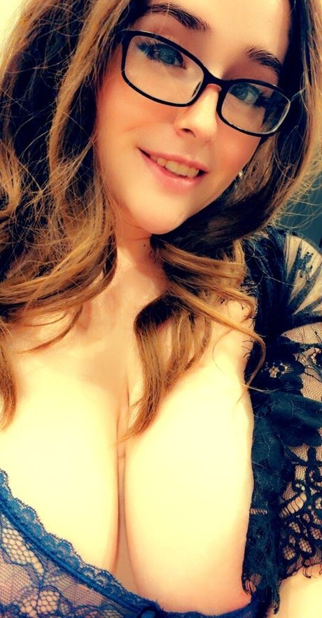 Foto di nudo di fuga di OnlyFans di Sophia Swallow