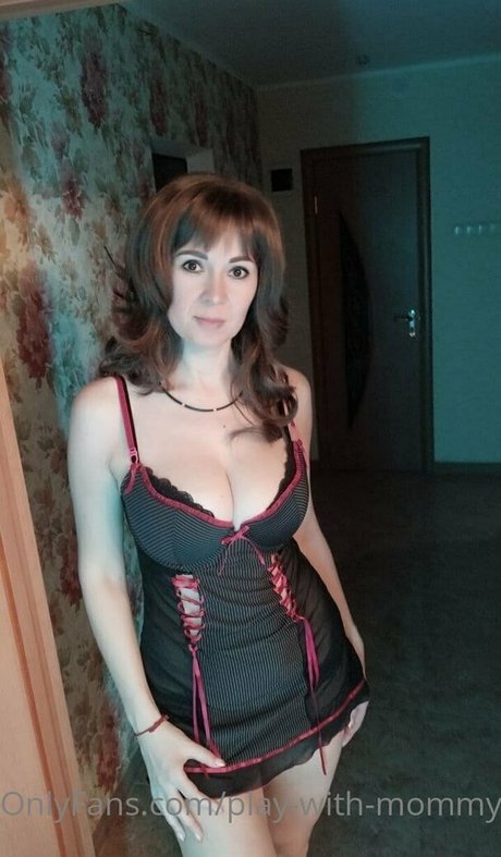 Foto di nudo di fuga di OnlyFans di Playwithmommyy