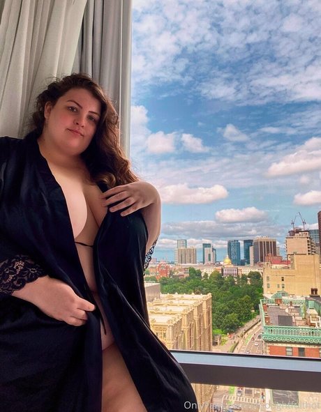 Athoughtfulthot