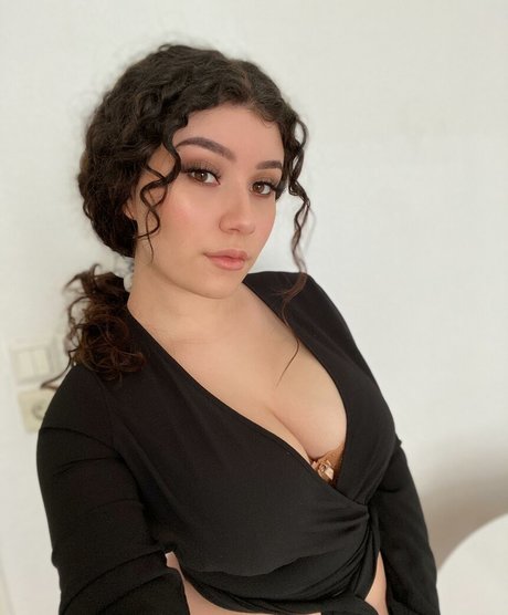 Foto di nudo di fuga di OnlyFans di Yazzi