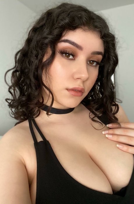Foto di nudo di fuga di OnlyFans di Yazzi