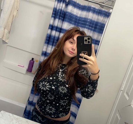 Foto di nudo di fuga di OnlyFans di Brina Baby