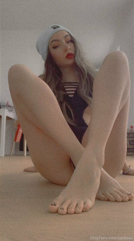 Foto di nudo di fuga di OnlyFans di Monamixxx