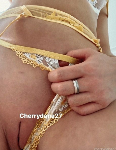 Foto di nudo di fuga di OnlyFans di Cherrydana