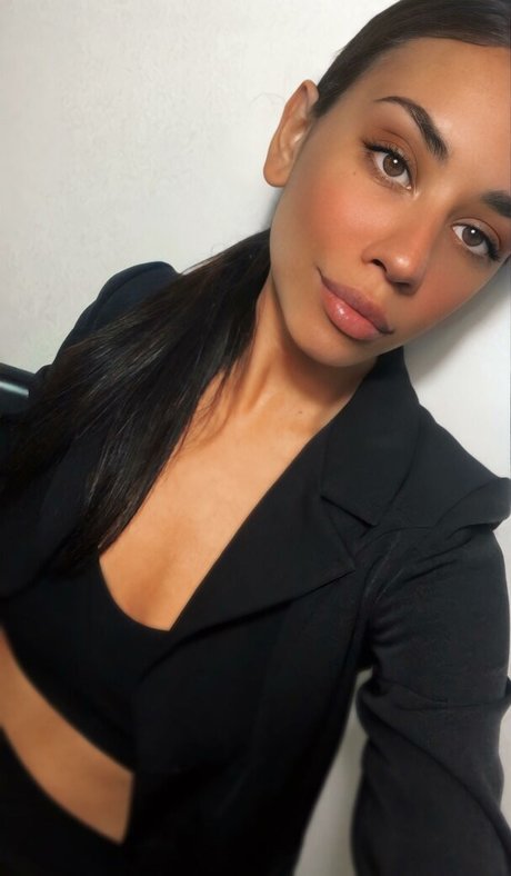 Foto di nudo di fuga di OnlyFans di Vera Kaludi