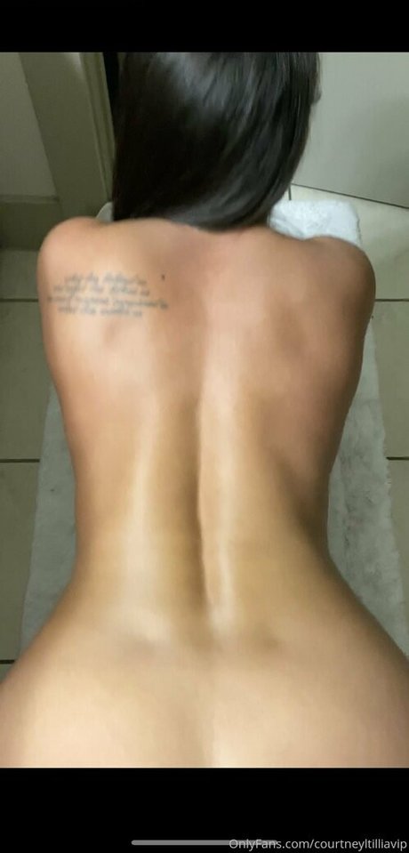 Foto di nudo di fuga di OnlyFans di Courtneyltilliavip