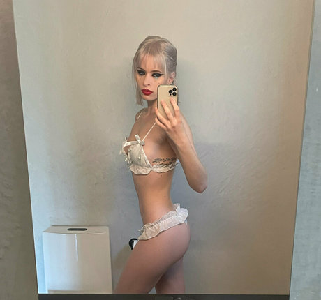 Foto di nudo di fuga di OnlyFans di Misscarolinab