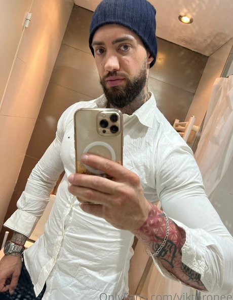 Foto di nudo di fuga di OnlyFans di Viktoronee