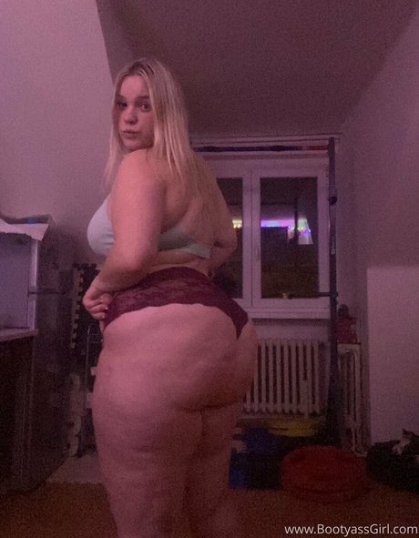 Foto di nudo di fuga di OnlyFans di Bootyassgirl