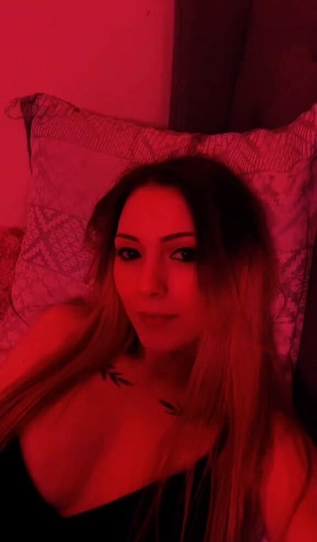 Foto di nudo di fuga di OnlyFans di Little Momma