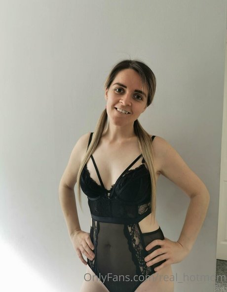 Foto di nudo di fuga di OnlyFans di Hot1989mom