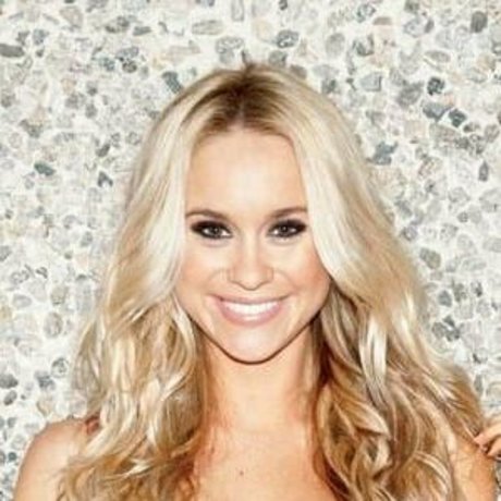 Foto di nudo di fuga di OnlyFans di Becca Tobin