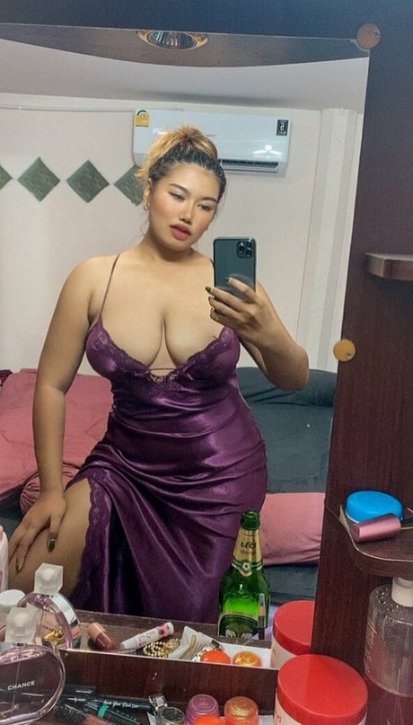 Foto di nudo di fuga di OnlyFans di Thanaporn