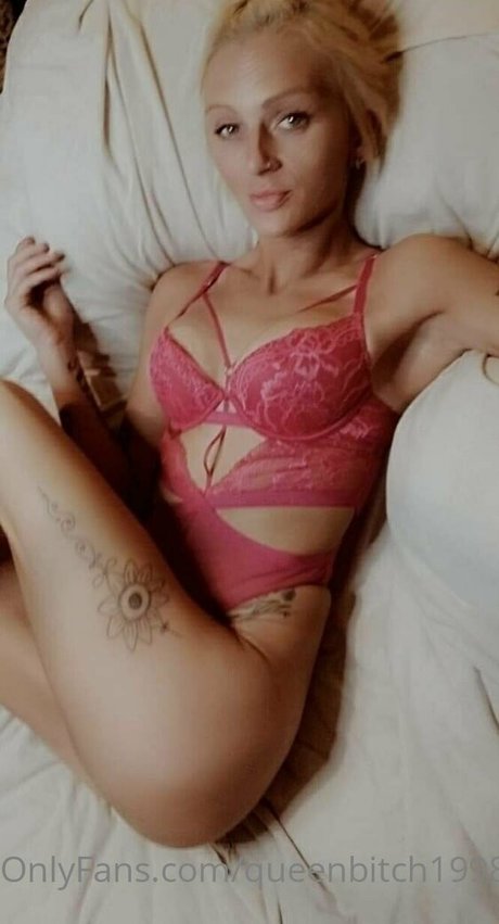 Foto di nudo di fuga di OnlyFans di Queenbitch1998