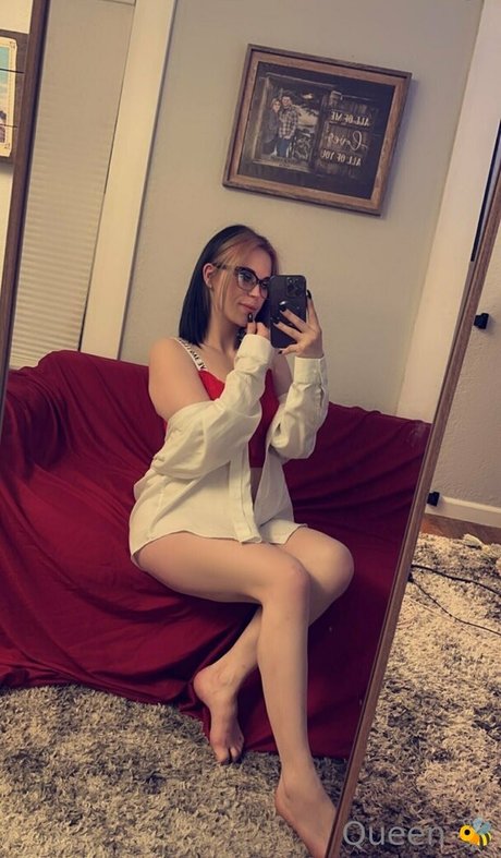 Foto di nudo di fuga di OnlyFans di Queenbitch1998