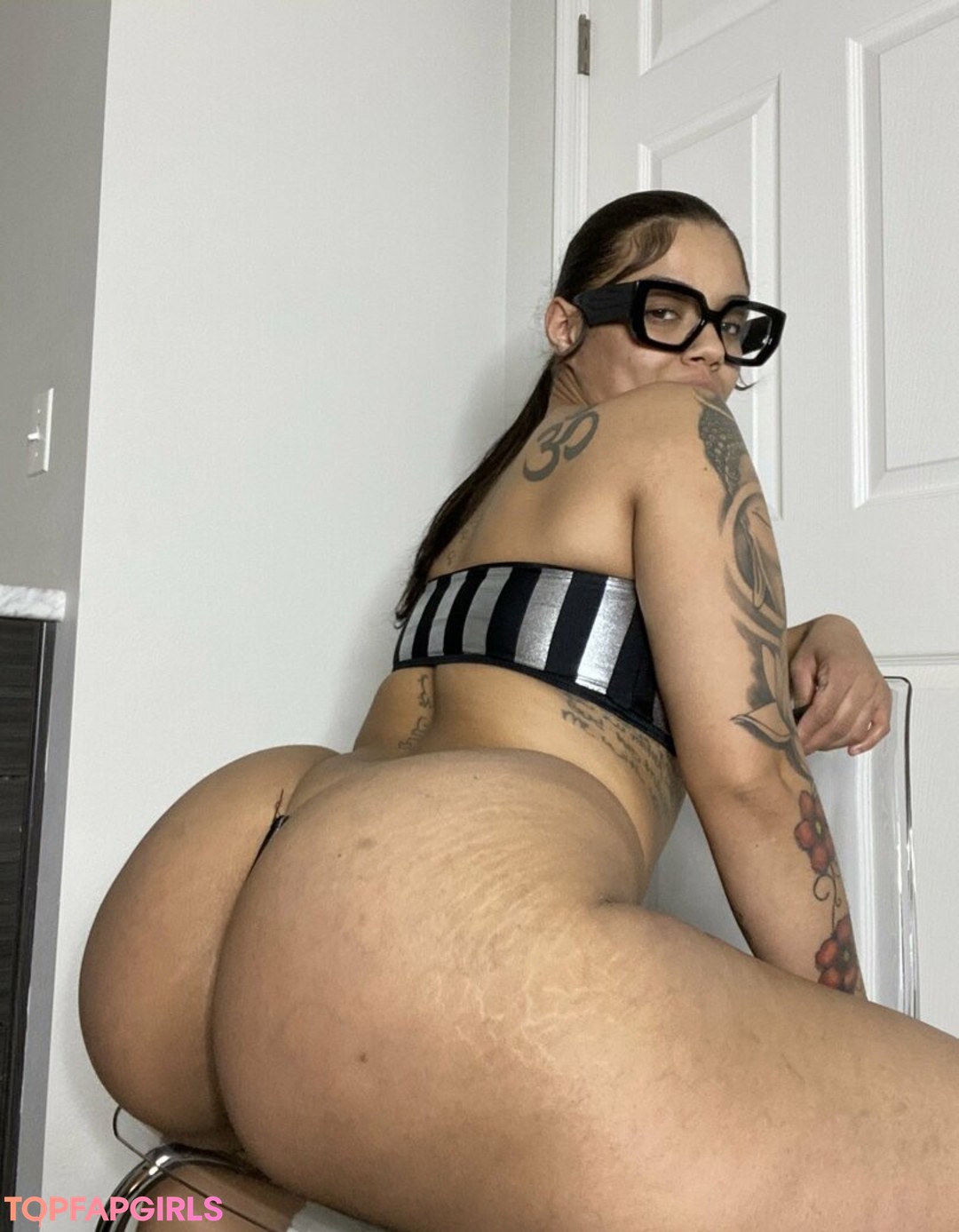 Foto di nudo di fuga di OnlyFans di Safarii #35 Foto di nudo di fuga di OnlyFans di Safarii #35