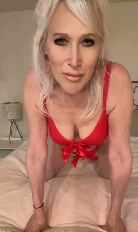 Foto di nudo di fuga di OnlyFans di Hannahandsuzie