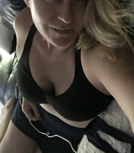 Foto di nudo di fuga di OnlyFans di Lilsmirk