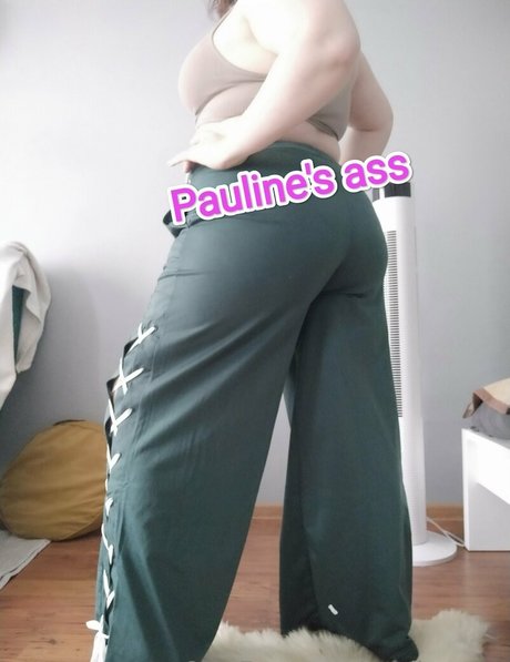 Foto di nudo di fuga di OnlyFans di Paulinesass