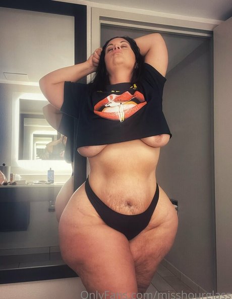 Foto di nudo di fuga di OnlyFans di Misshourglass